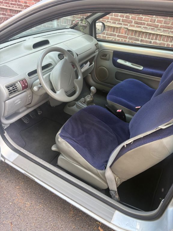 Grau Gebraucht 2002 Renault Twingo Liberty Kleinwagen | 750 € (Fairer Preis) - Bild 1/4