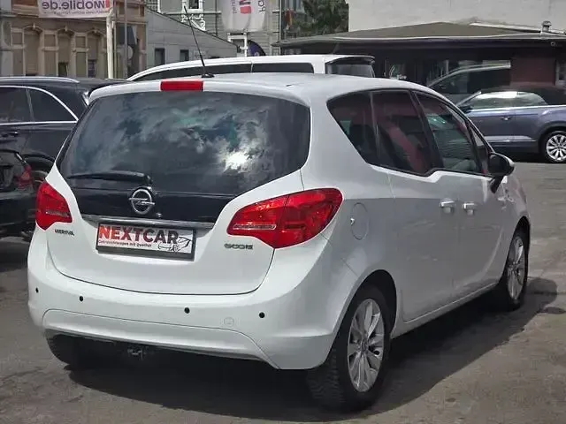 Gebraucht Opel Meriva 101 PS (74 kW) 2012 Weiß Van / Kleinbus