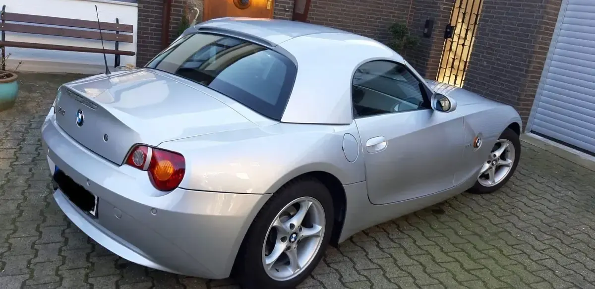 Gebraucht BMW Z4 Sport Line 170 PS (125 kW) 2003 Silber Cabrio