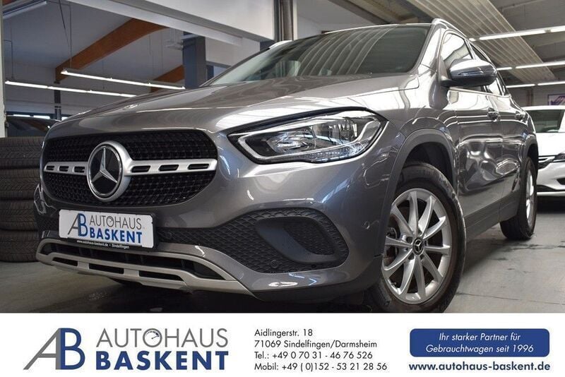 Grau Gebraucht 2021 Mercedes GLA200 SUV | 29.999 € (Superpreis) - Bild 1/4