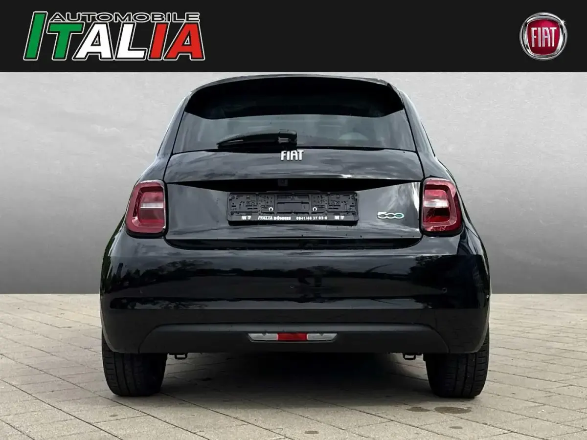 Gebraucht Fiat 500e La Prima 86 kW (118 PS) 2023 Schwarz Limousine