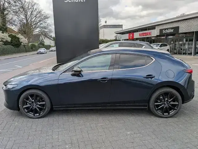 Neu Mazda 3 Homura-Line 140 PS (102 kW) 2026 Blau Limousine