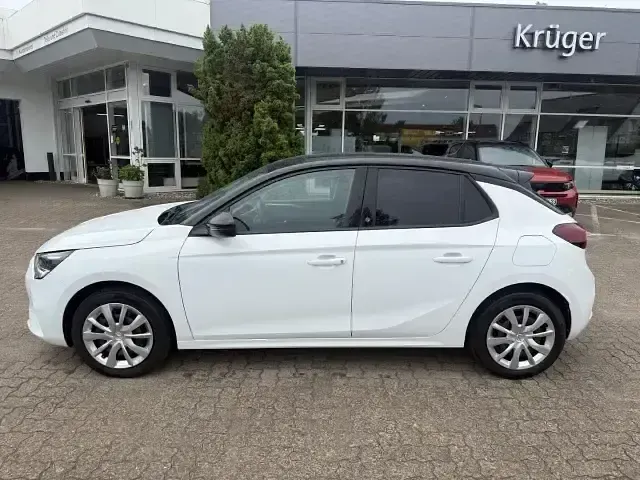 Gebraucht Opel Corsa-e Edition 100 kW (136 PS) 2022 Jade weiss/arktis weiss Kleinwagen