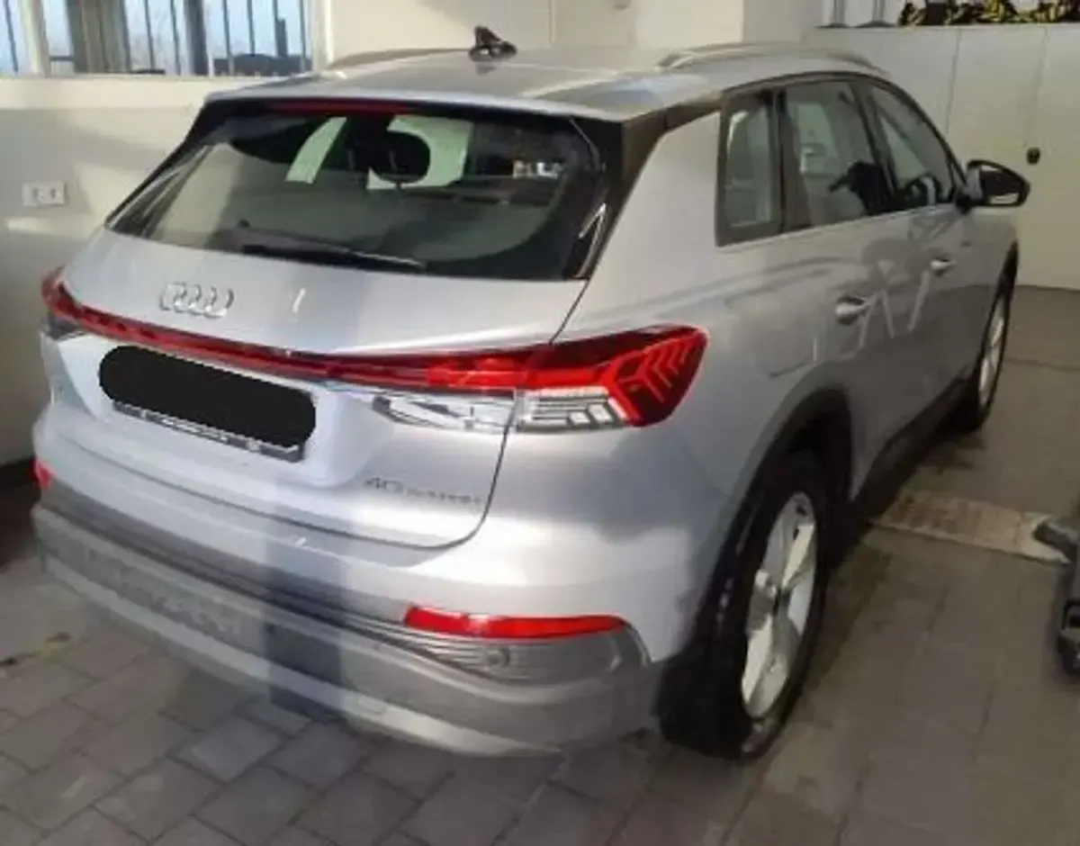 Second-hand Audi Q4 e-tron 150 kW (204 CP) 2023 Argintiu SUV