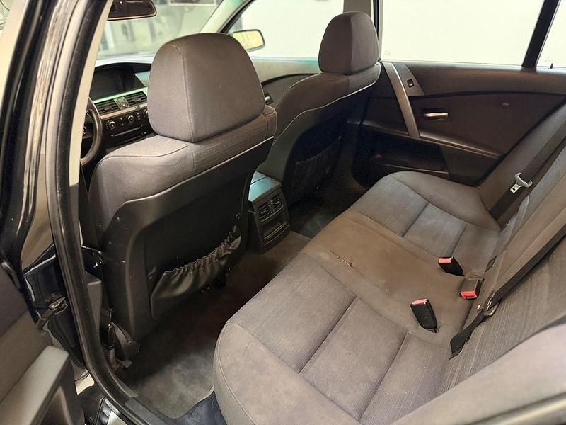 Gebraucht BMW 525 Advantage 177 PS (130 kW) 2006 Schwarz Kombi