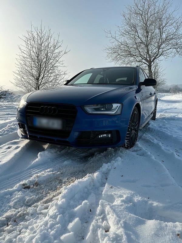 Blau Gebraucht 2015 Audi A4 S-Line Kombi | 13.600 € (Etwas zu teuer) - Bild 1/4