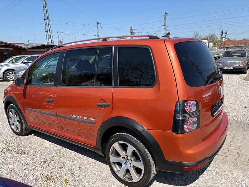 Gebraucht VW Touran Cross 140 PS (102 kW) 2008 Orange Van / Kleinbus