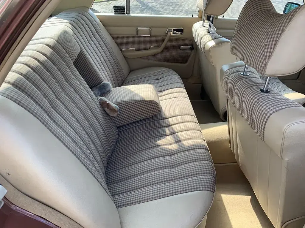 Gebraucht Mercedes S280 156 PS (114 kW) 1977 Braun Limousine