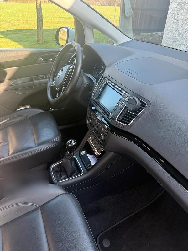 Gebraucht VW Sharan 150 PS (110 kW) 2019 Weiß Van / Kleinbus