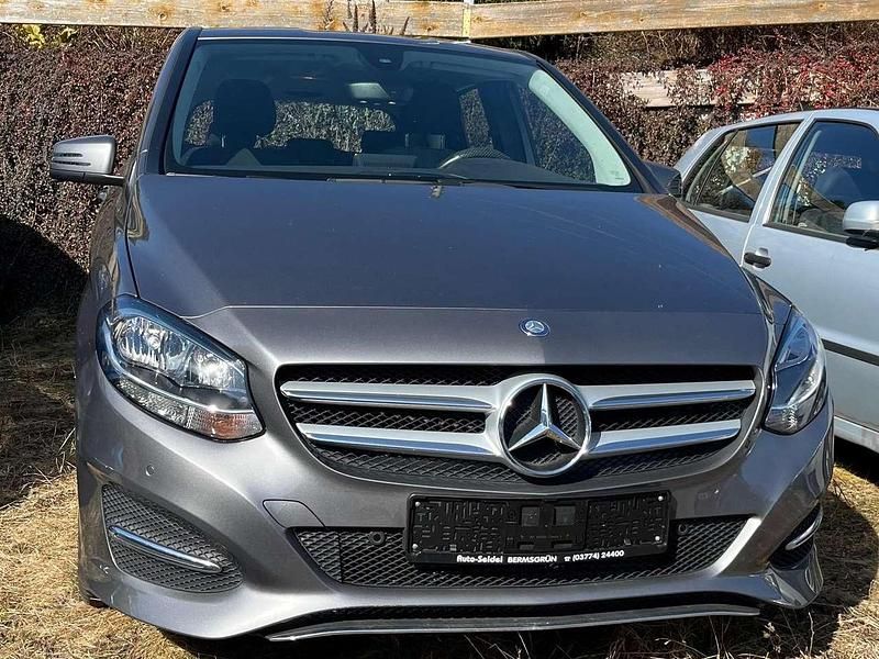 Gebraucht Mercedes B180 122 PS (89 kW) 2015 Mountaingrau  met. Van / Kleinbus