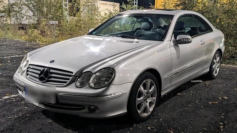 Silber Gebraucht 2002 Mercedes CLK320 Coupé | 4.499 € (Fairer Preis) - Bild 1/4