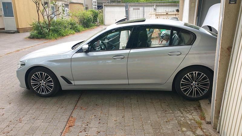 Gebraucht BMW 520 190 PS (139 kW) 2018 Silber Limousine