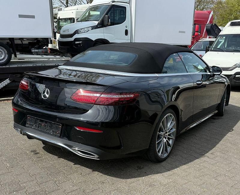 Gebraucht Mercedes E400 330 PS (242 kW) 2023 Schwarz Cabrio