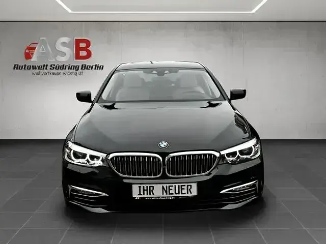 Gebraucht BMW 540 Luxury Line 320 PS (235 kW) 2018 Black sapphire metallic Limousine