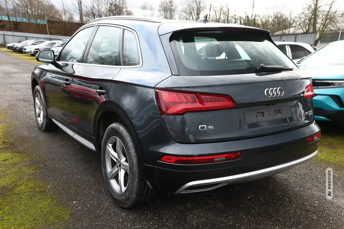 Gebraucht Audi Q5 Sport 245 PS (180 kW) 2020 Grau metallic SUV