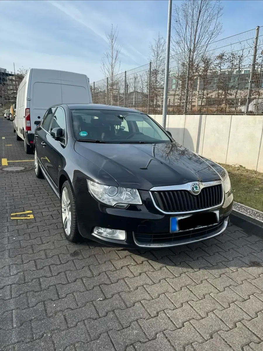 Gebraucht Skoda Superb 170 PS (125 kW) 2010 Schwarz Limousine
