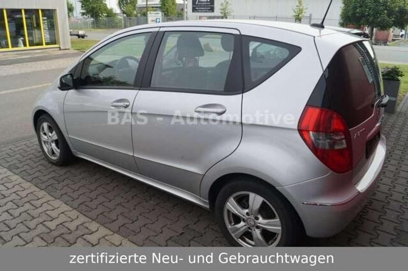 Gebraucht Mercedes A200 Avantgarde 136 PS (100 kW) 2009 Silber metallic Limousine