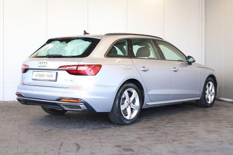Gebraucht Audi A4 Advanced 163 PS (119 kW) 2021 Silber Kombi