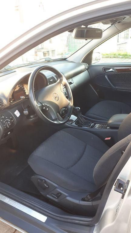 Gebraucht Mercedes C200 Elegance 116 PS (85 kW) 2001 Silber Limousine