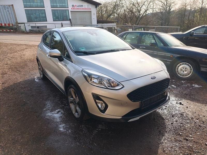Gebraucht Ford Fiesta Active 86 PS (63 kW) 2018 Silber Kleinwagen
