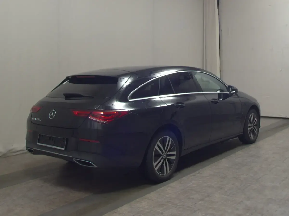 Gebraucht Mercedes CLA250 Progressive 218 PS (160 kW) 2022 Kosmosschwarz metallic Coupé
