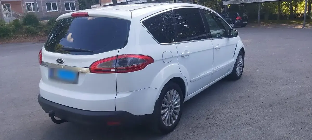 Gebraucht Ford S-MAX Titanium 163 PS (119 kW) 2014 Weiß Van / Kleinbus