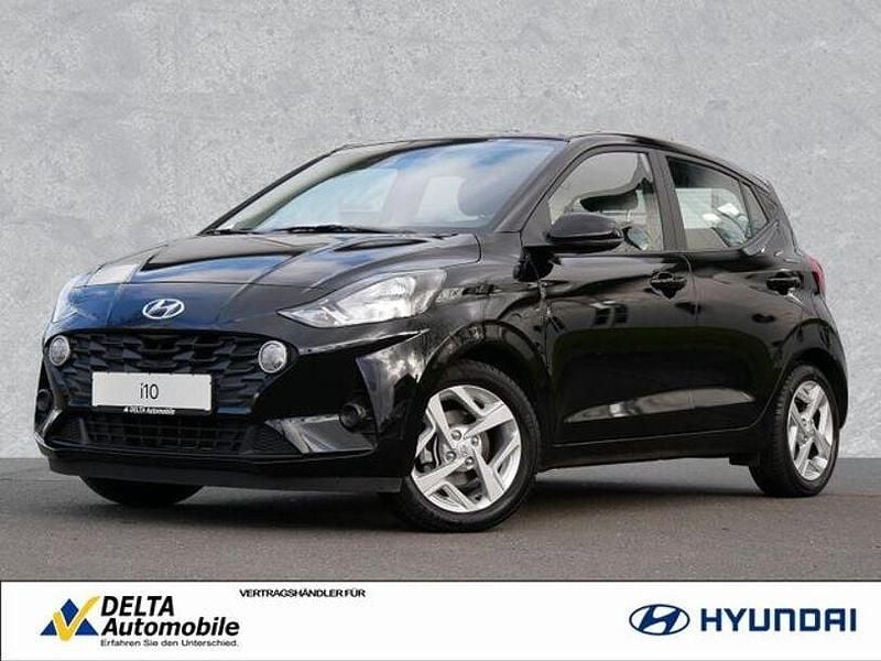 Phantom black / met Gebraucht 2022 Hyundai i10 Trend Kleinwagen | 14.480 € (Fairer Preis) - Bild 1/4
