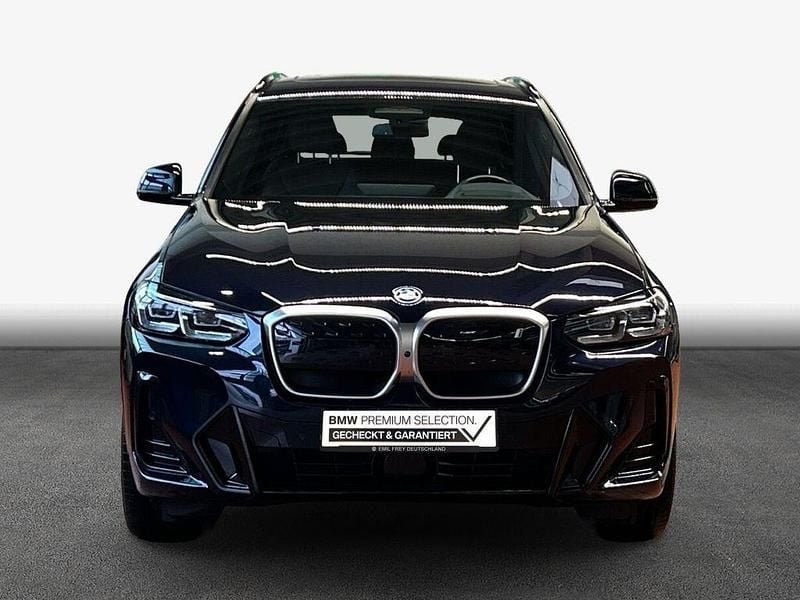 Gebraucht BMW iX3 Impressive 210 kW (286 PS) 2022 M carbonschwarz metallic SUV
