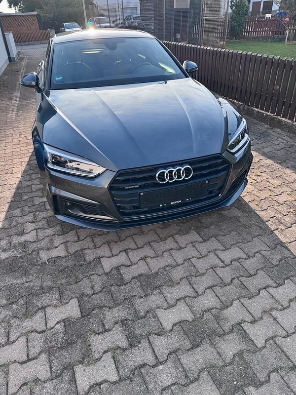 Grau Gebraucht 2017 Audi A5 Sportback S-Line Limousine | 27.900 € (Etwas zu teuer) - Bild 1/4