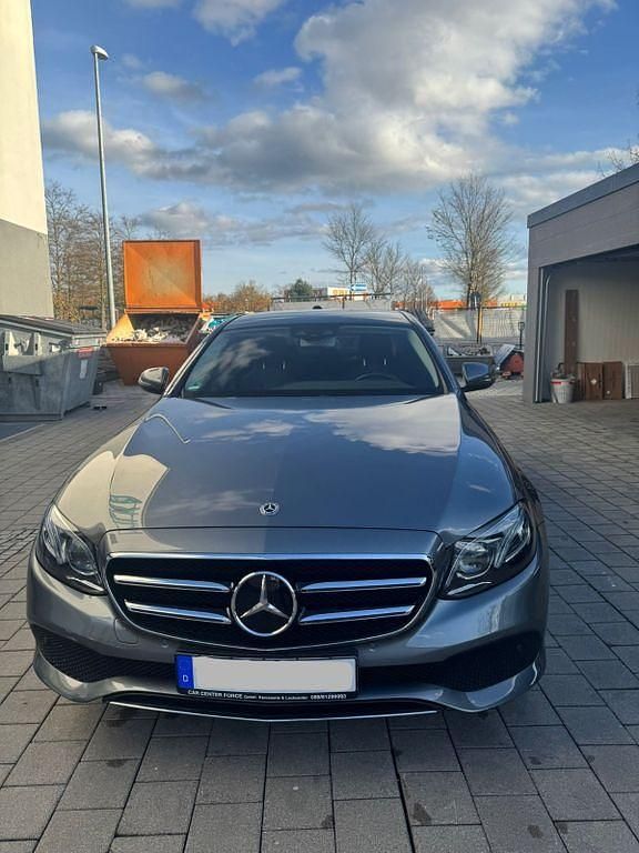 Gebraucht Mercedes E300 194 PS (142 kW) 2020 Grau Limousine