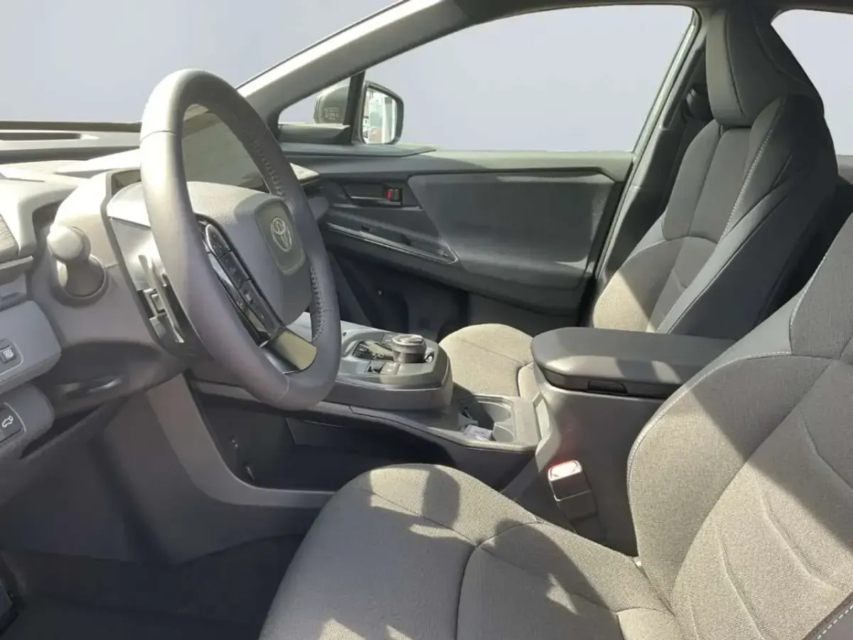 Neu Toyota C-HR+ 164 kW (224 PS) 2026 Mineral metallic SUV