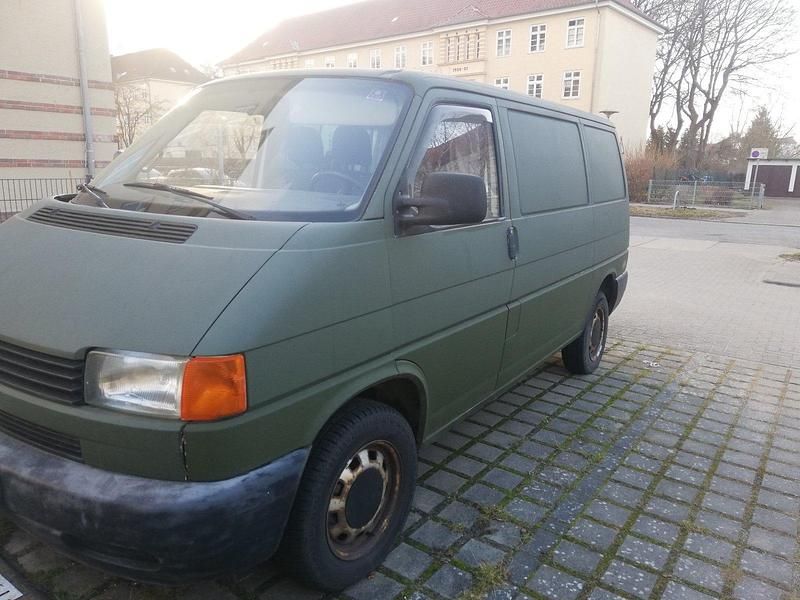 Second-hand VW T4 68 CP (50 kW) 2000 Verde Van