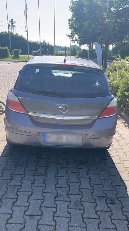 Gebraucht Opel Astra 105 PS (77 kW) 2007 Grau Kleinwagen