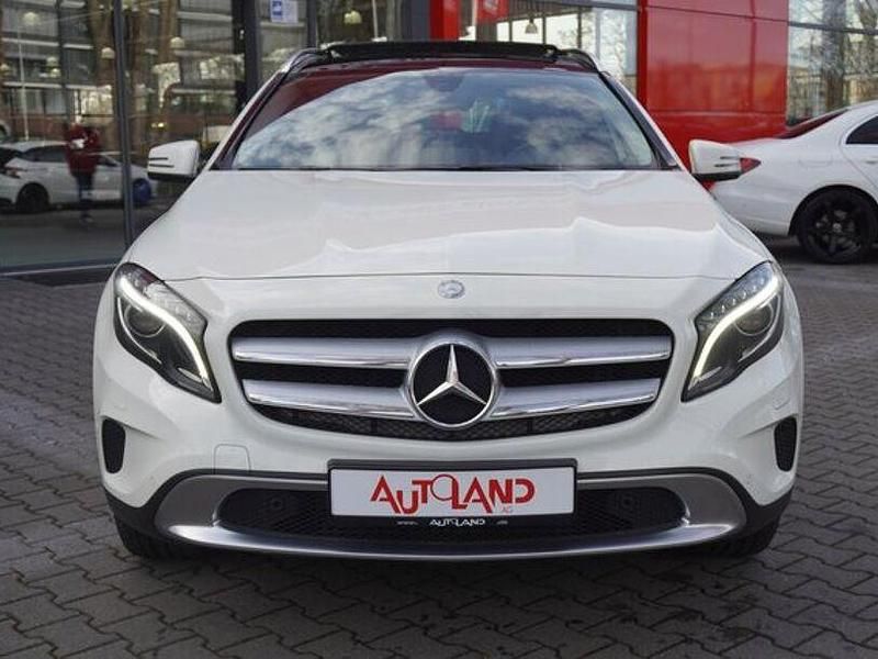 Gebraucht Mercedes GLA200 136 PS (100 kW) 2016 Weiß SUV