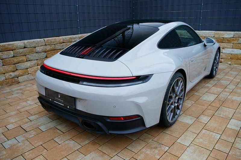 Grau Gebraucht 2025 Porsche 992 Chrono Coupé | 139.890 € (Fairer Preis) - Bild 1/4
