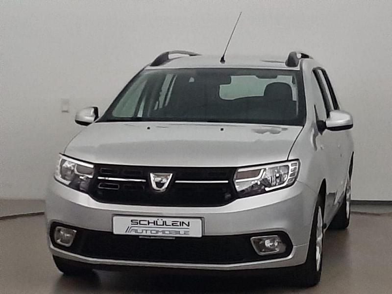 Grau Gebraucht 2019 Dacia Logan Comfort Limousine | 7.980 € (Superpreis) - Bild 1/4