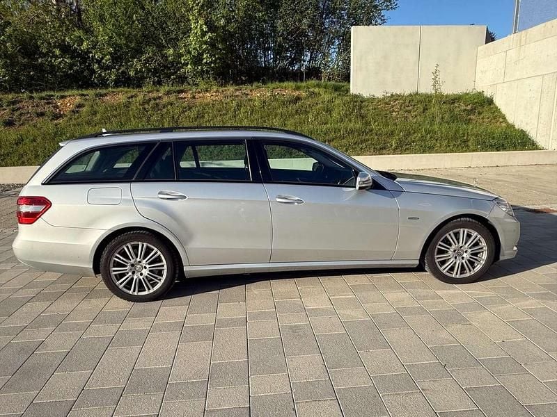 Second-hand Mercedes E250 204 CP (150 kW) 2011 Argintiu Break