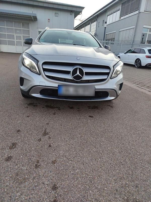 Gebraucht Mercedes GLA220 Style 177 PS (130 kW) 2016 Grau SUV