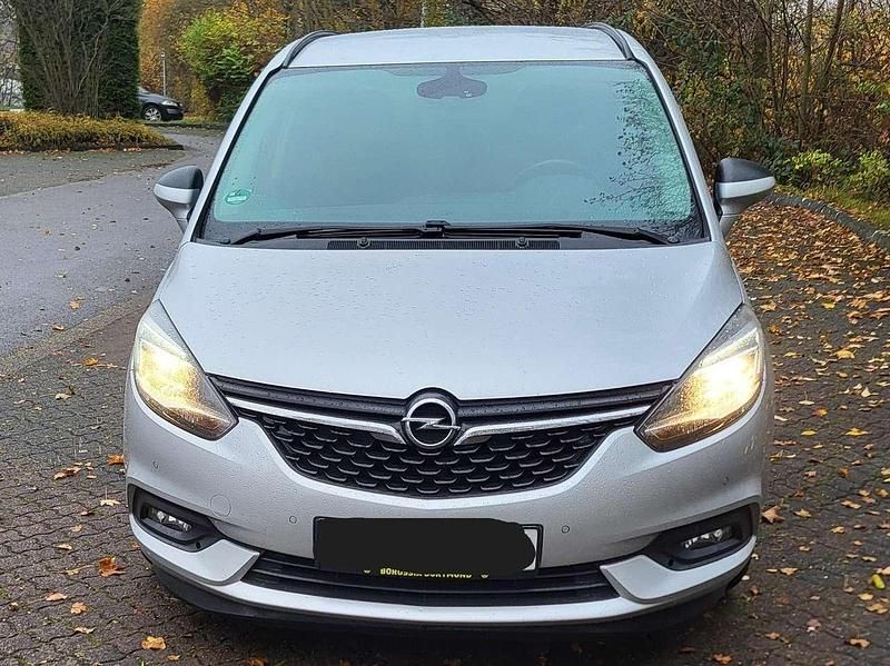 Silber Gebraucht 2018 Opel Zafira Tourer drive Van / Kleinbus | 12.900 € (Fairer Preis) - Bild 1/4