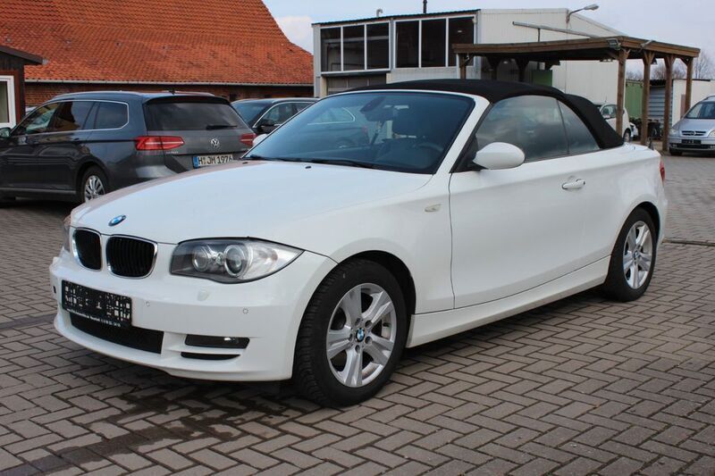 Weiß Gebraucht 2009 BMW 120 Cabriolet Advantage Cabrio | 5.490 € (Fairer Preis) - Bild 1/4