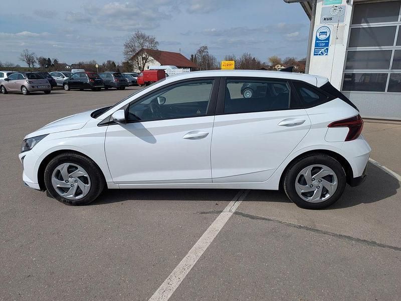 Gebraucht Hyundai i20 GO! 101 PS (74 kW) 2024 Weiß Kleinwagen
