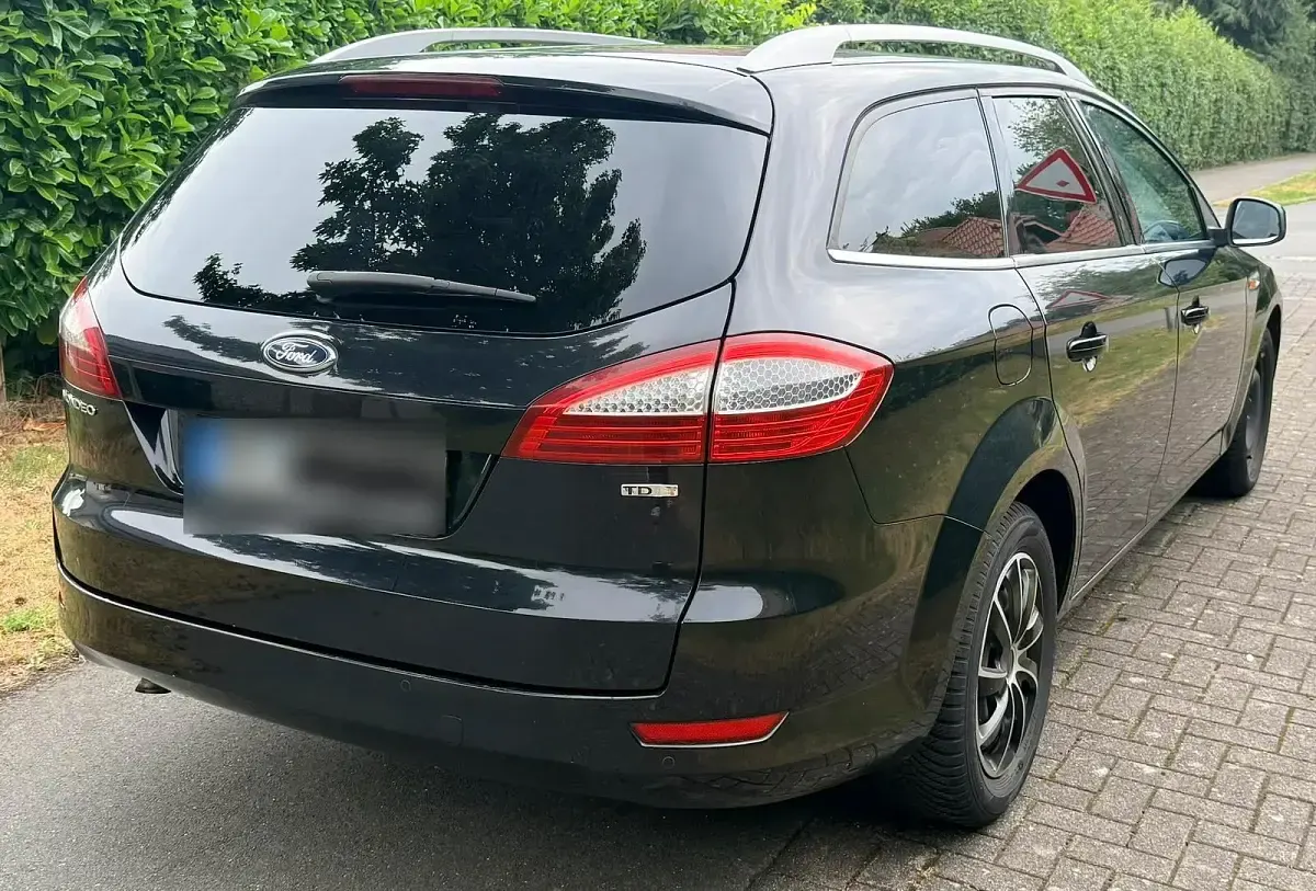 Gebraucht Ford Mondeo 140 PS (102 kW) 2008 Schwarz Kombi
