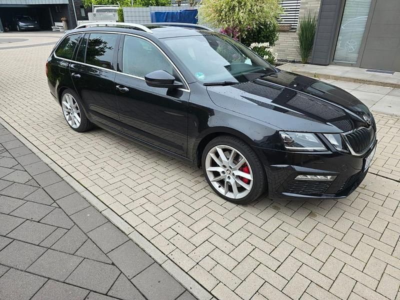 Schwarz Gebraucht 2017 Skoda Octavia RS Kombi | 18.333 € (Fairer Preis) - Bild 1/4