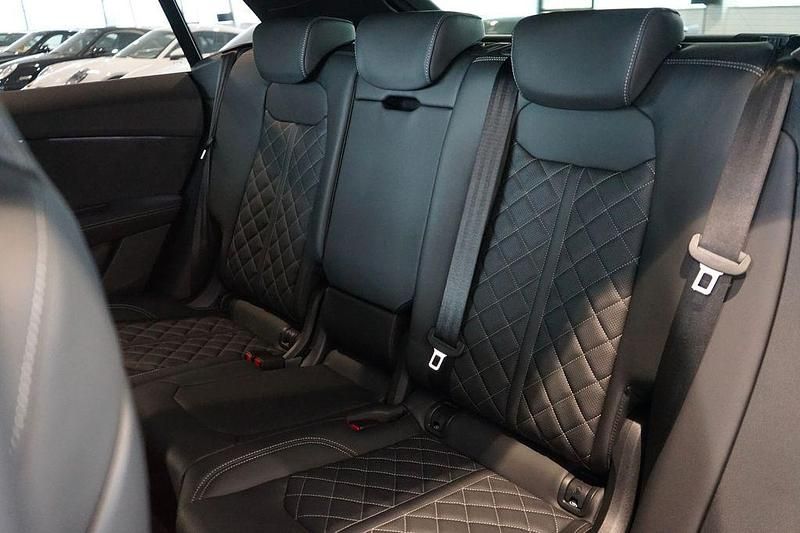 Gebraucht Audi Q8 S-Line 286 PS (210 kW) 2025 Schwarz SUV