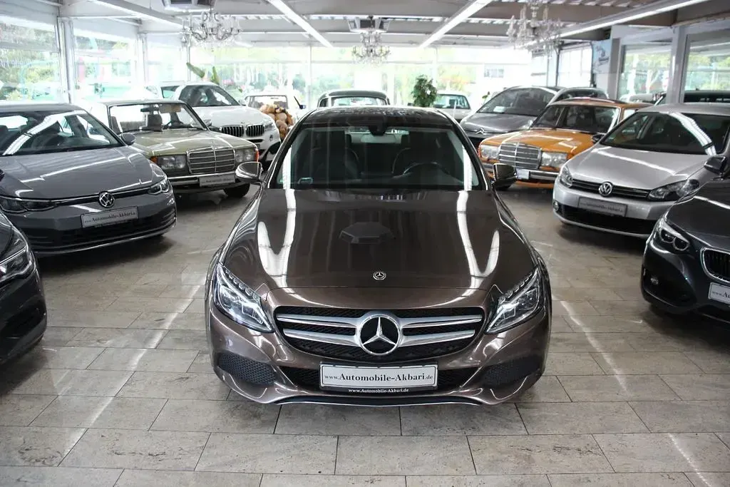Gebraucht Mercedes C180 Avantgarde 156 PS (114 kW) 2017 Braun Limousine
