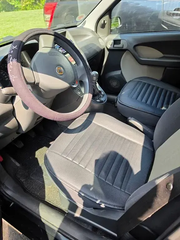 Używany Fiat Panda 60 KM (44 kW) 2009 Czarny Hatchback