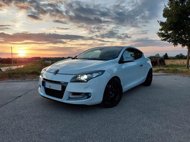 Weiß Gebraucht 2012 Renault Mégane III GT Coupé | 10.990 € (Teuer) - Bild 1/4