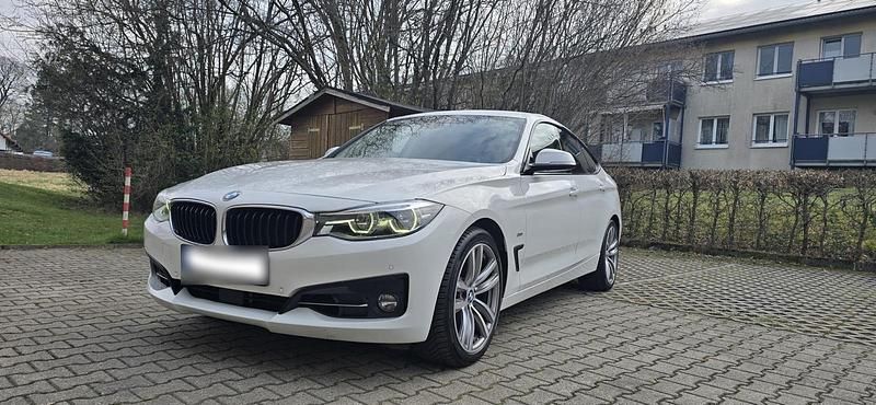 Gebraucht BMW 330 258 PS (189 kW) 2017 Weiß Limousine