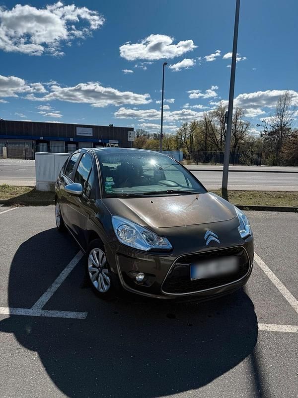 Braun Gebraucht 2012 Citroën C3 Kleinwagen | 4.390 € (Fairer Preis) - Bild 1/4