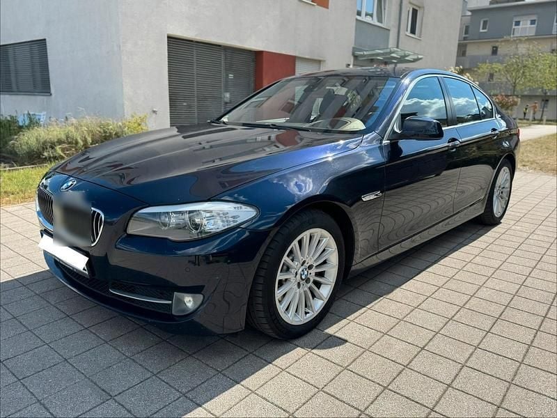 Gebraucht BMW 530 Comfort Edition 258 PS (189 kW) 2012 Blau Limousine